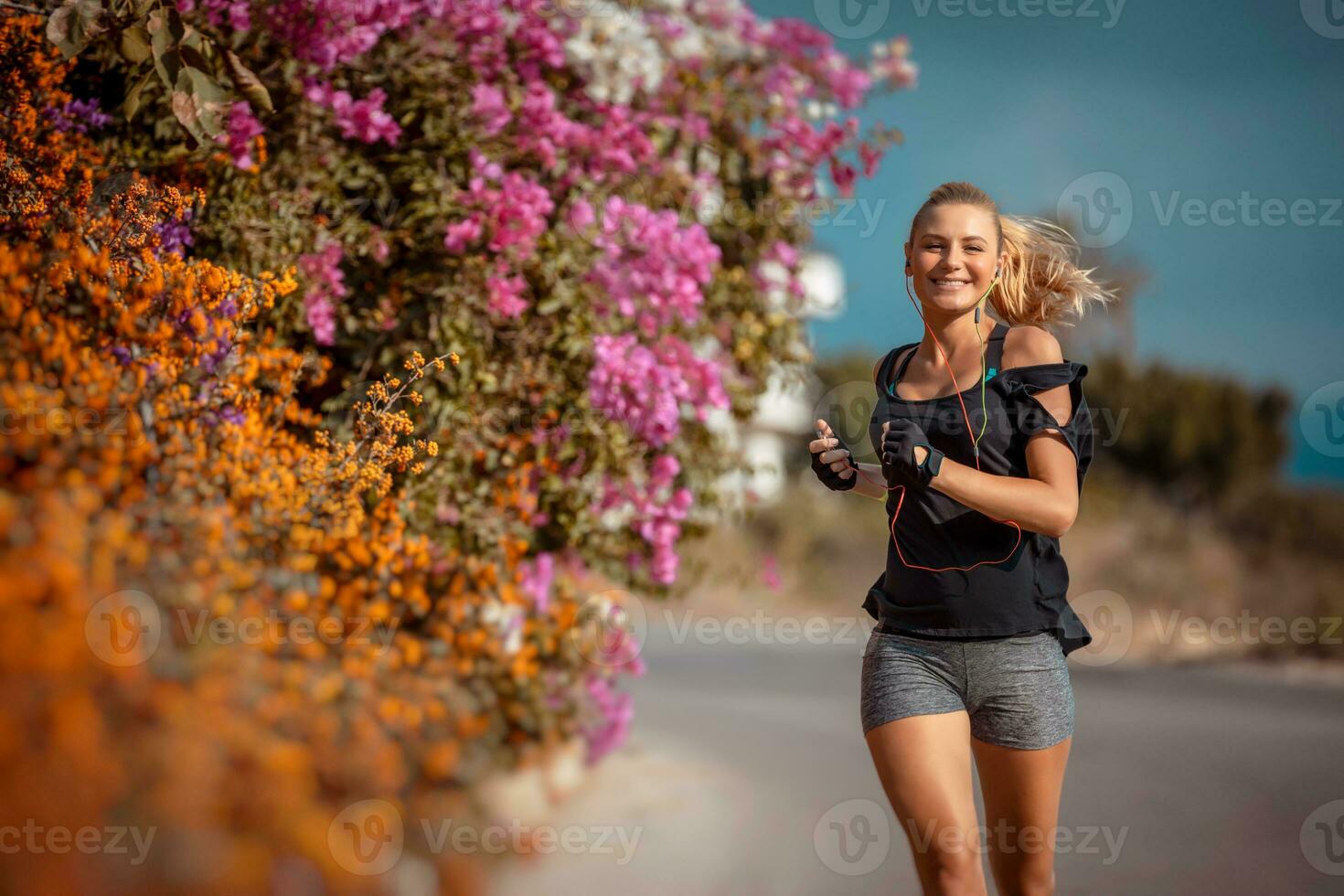 mulher correndo ao ar livre foto