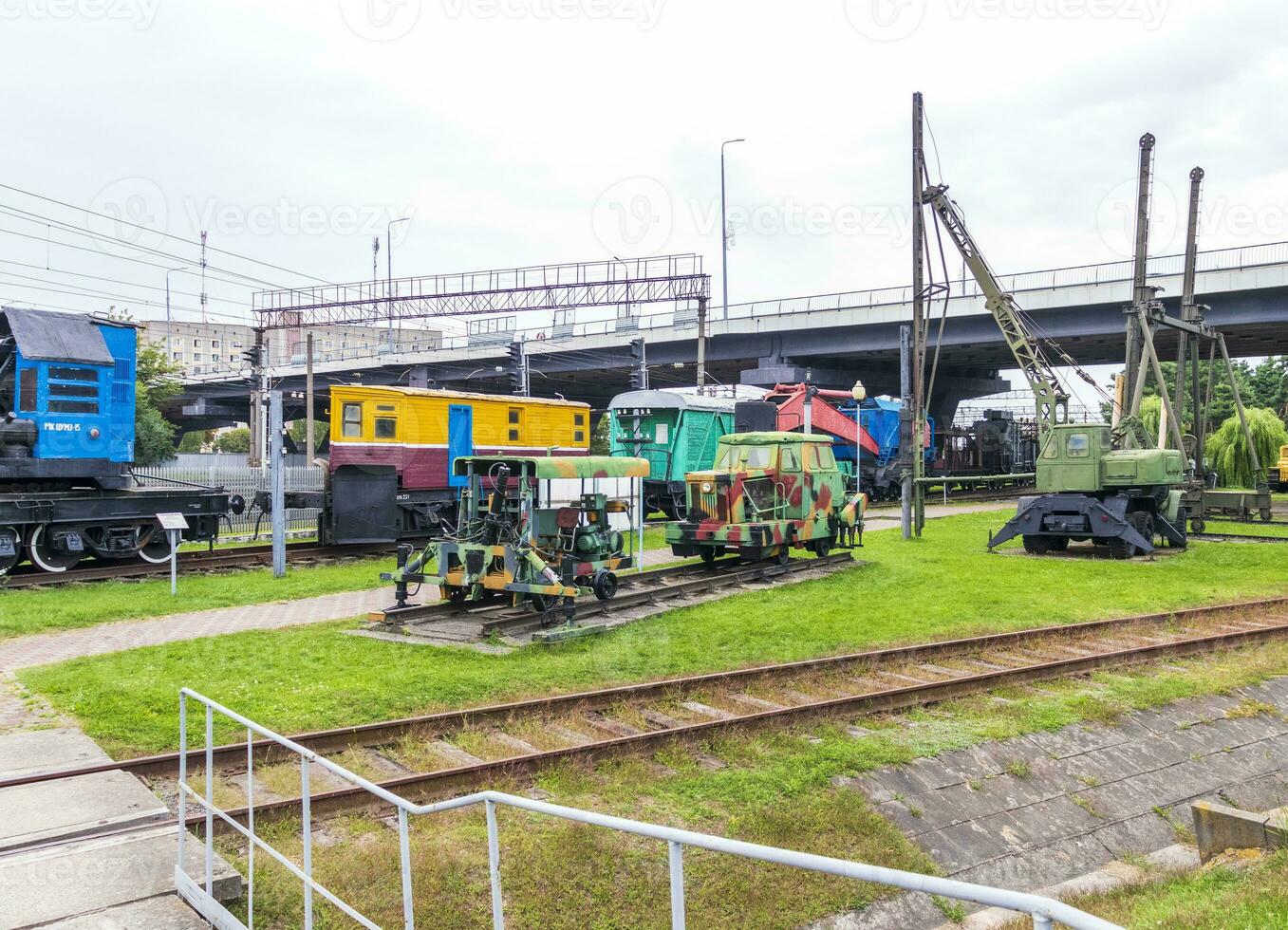 tiro do a vintage velho construção trens. transporte foto