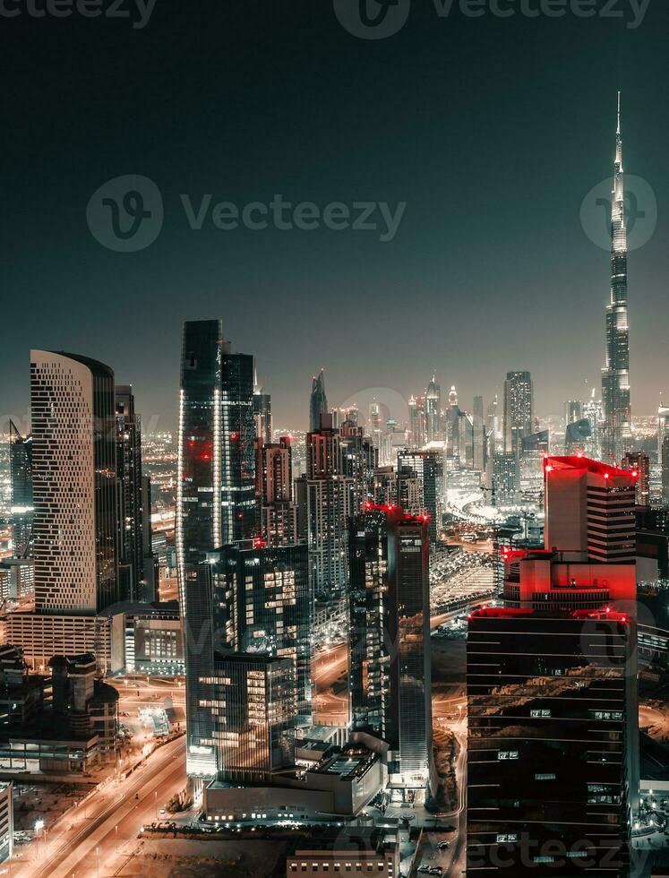 dubai centro da cidade às noite foto