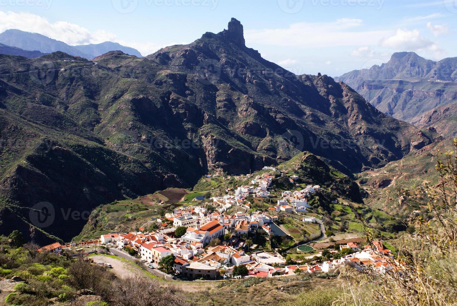 Visão do roque nublo vovó canaria dentro a canário ilhas foto