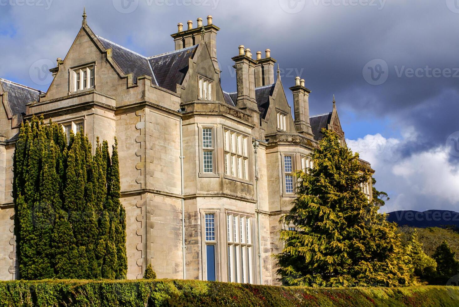 musgo casa e jardins dentro nacional parque killarney, Irlanda foto