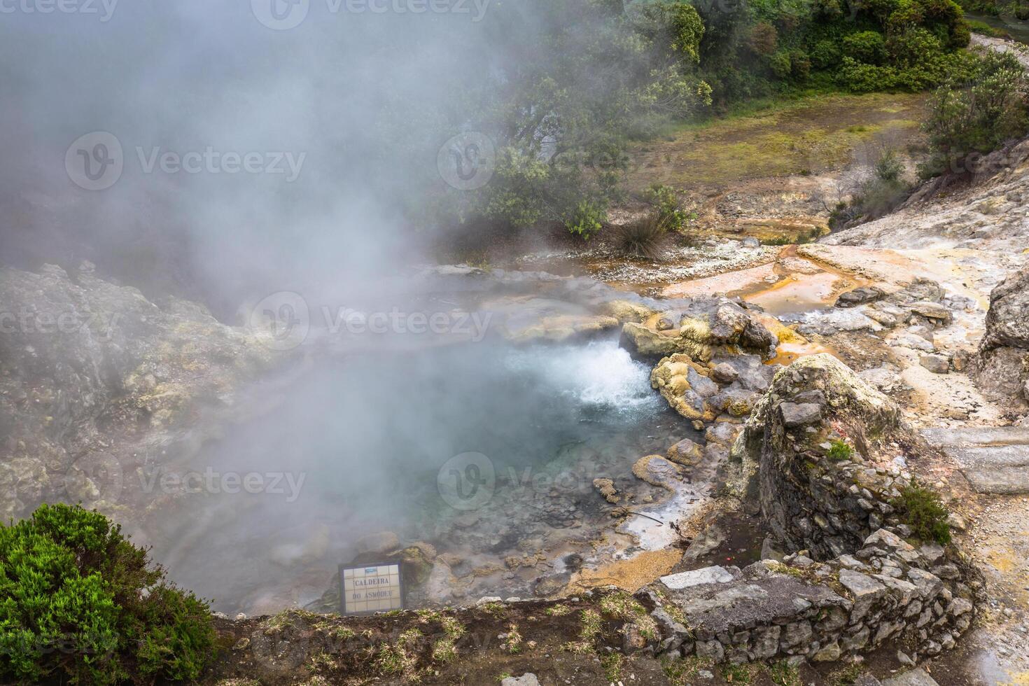 quente Primavera águas dentro furnas, são miguel. Açores. Portugal foto