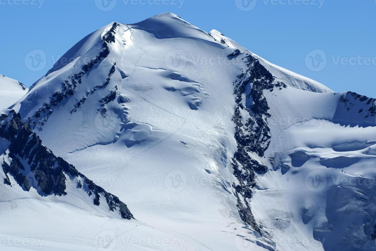 esqui declive dentro suíço Alpes, zermatt foto