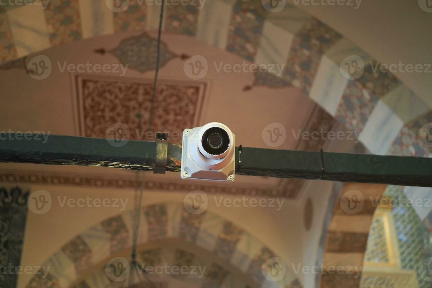 câmera de segurança cctv operando ao ar livre foto