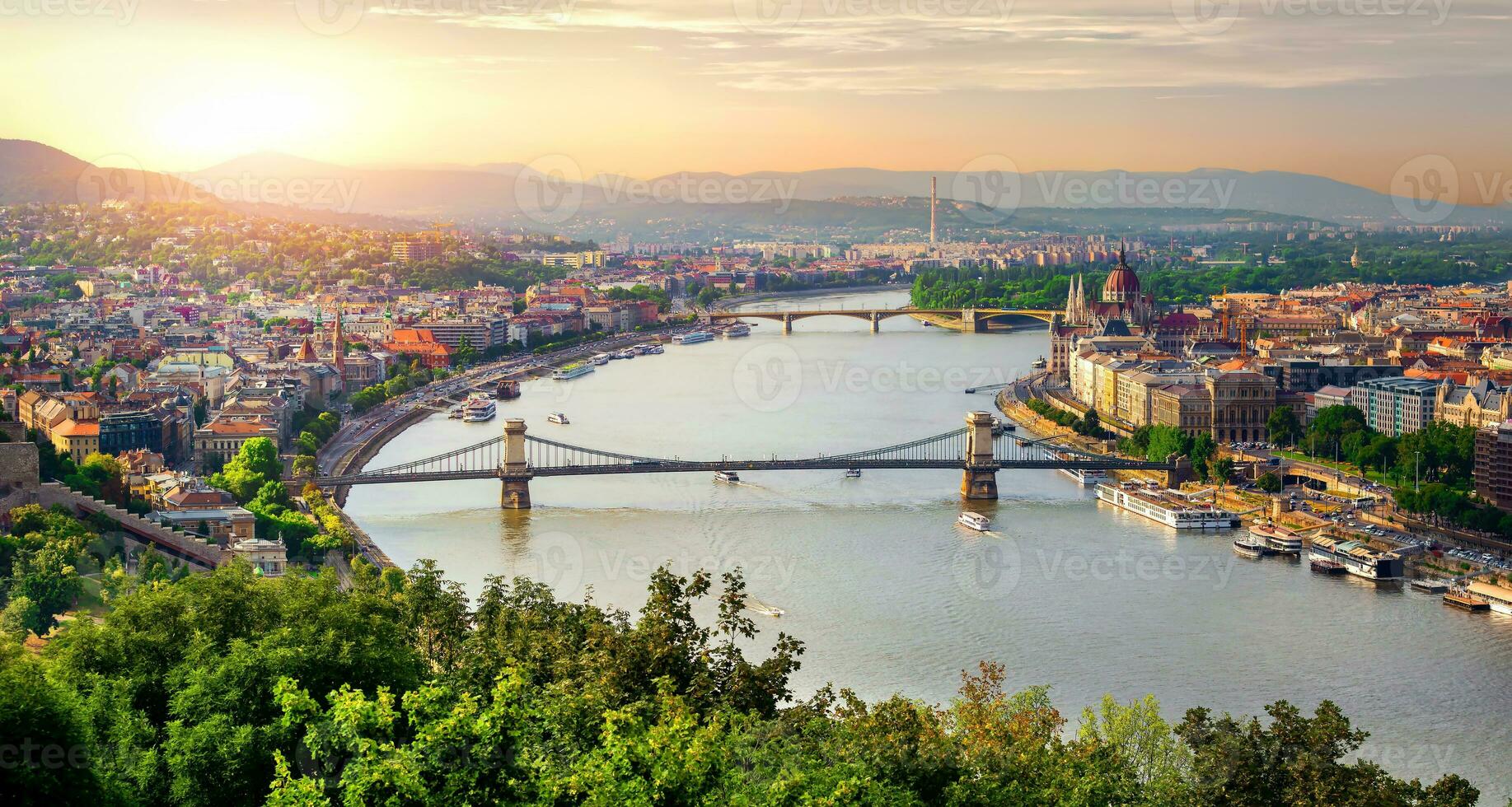 panorama do verão Budapeste foto