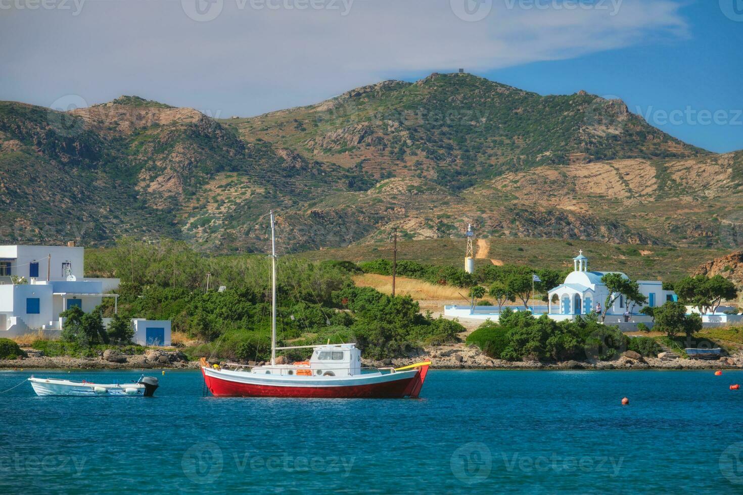 a de praia e pescaria Vila do polônia dentro Milos, Grécia foto