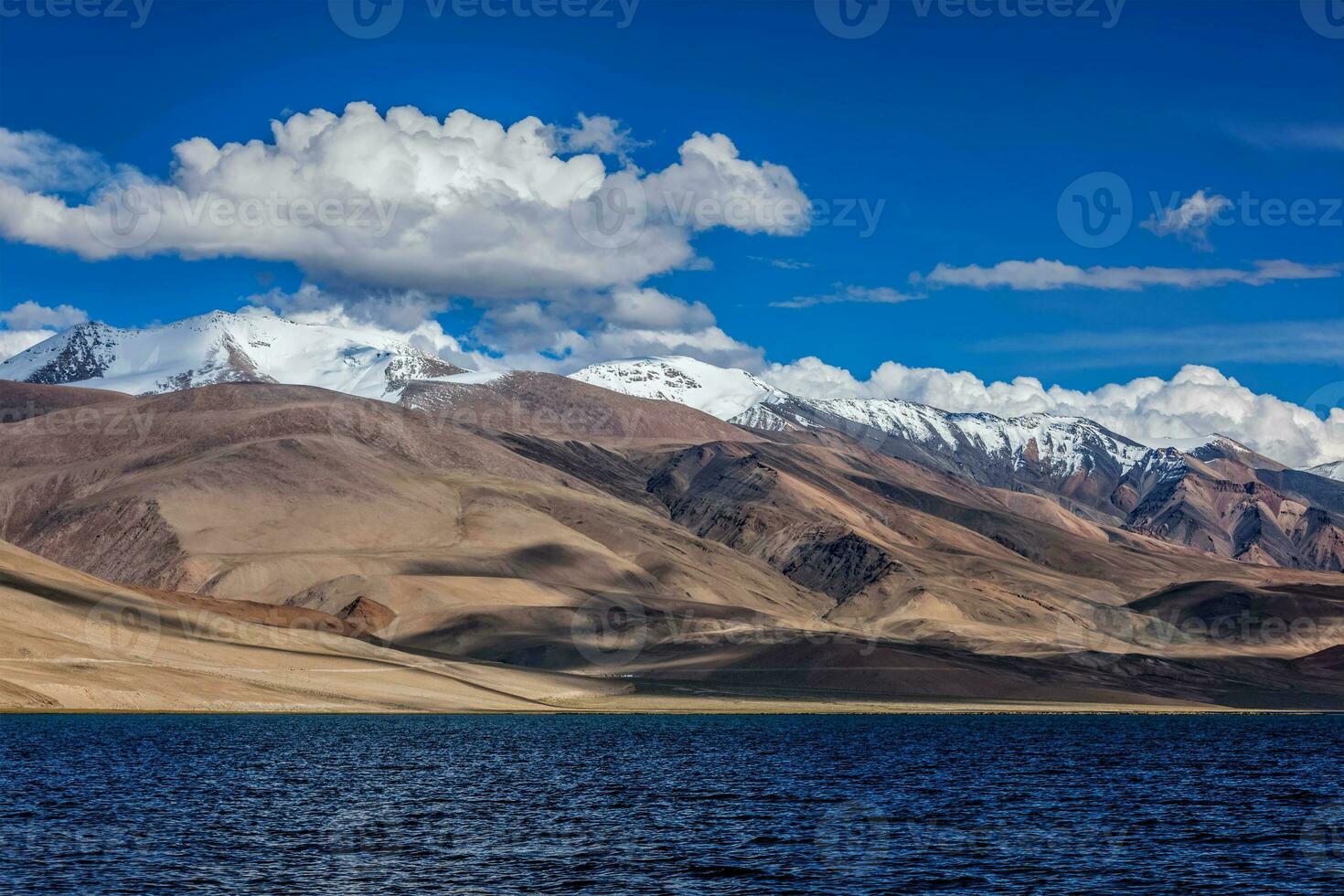 lago tso moriri dentro Himalaia. ladakh, inda foto