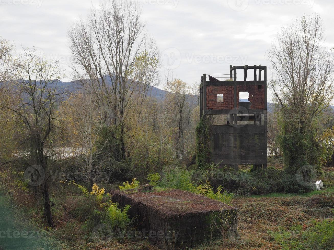 ruínas industriais vintage em settimo torinese foto