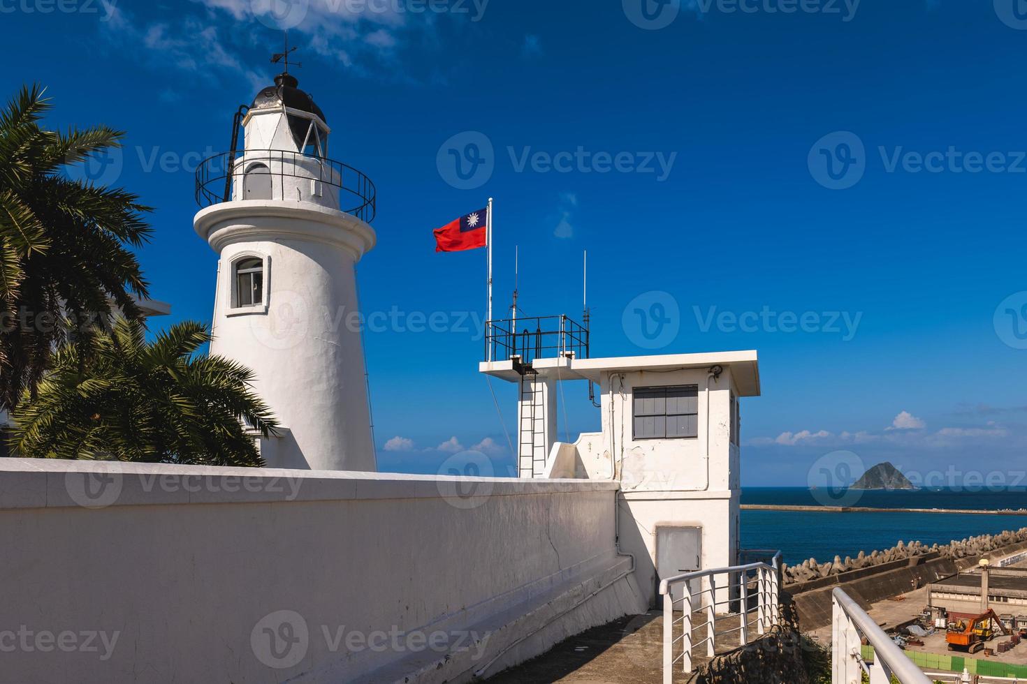 Farol de Keelung na costa oeste do porto de Keelung em Taiwan foto