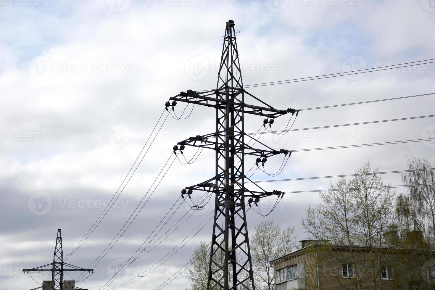 linha de alta tensão. linha de energia. poste elétrico. foto