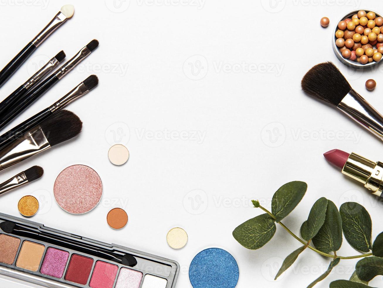 conjunto de cosméticos decorativos foto