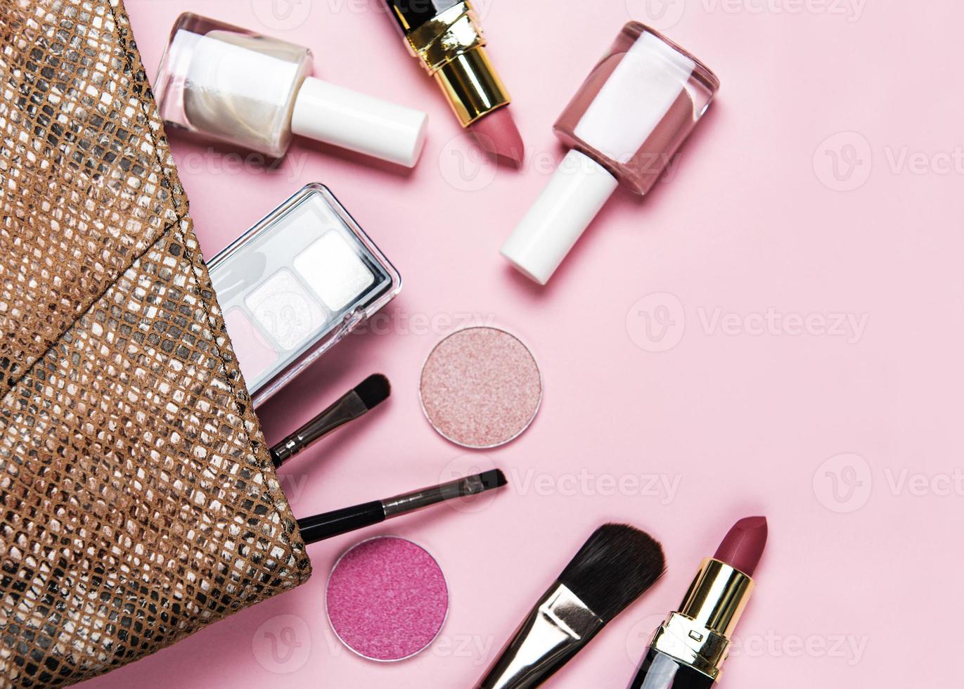 conjunto de cosméticos decorativos foto