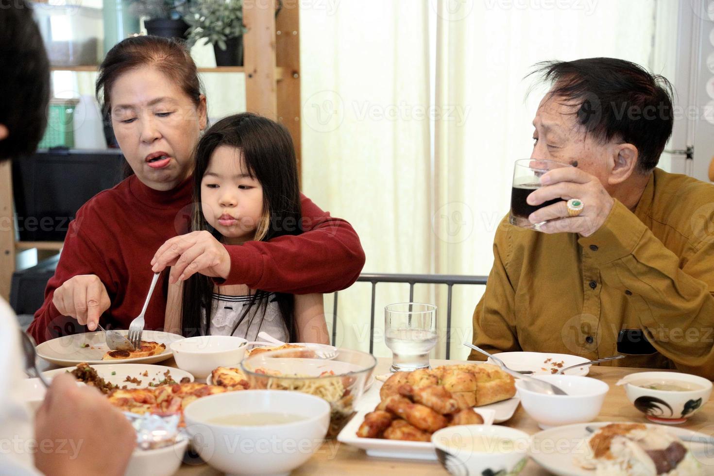 jantar com a família foto