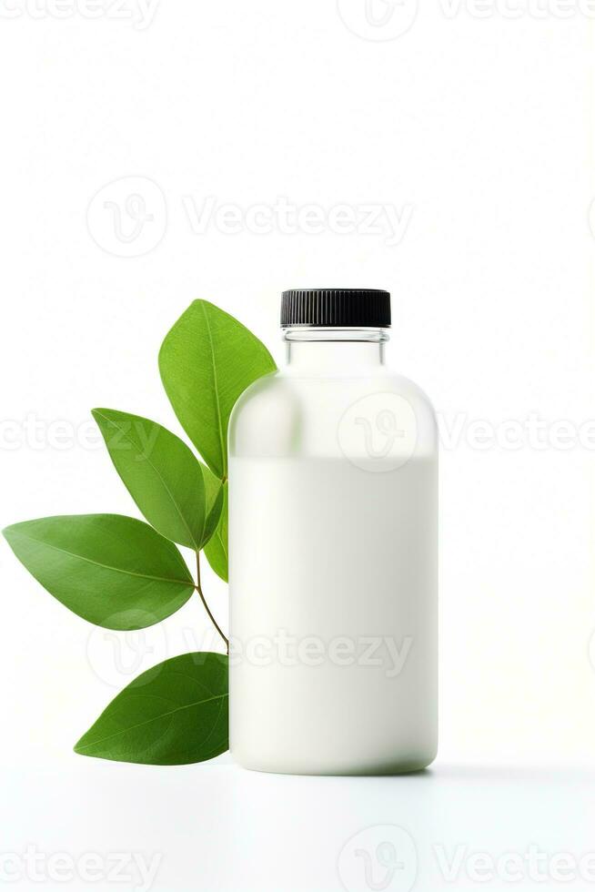 ai gerado em branco Cosmético garrafa com verde folhas em branco fundo foto