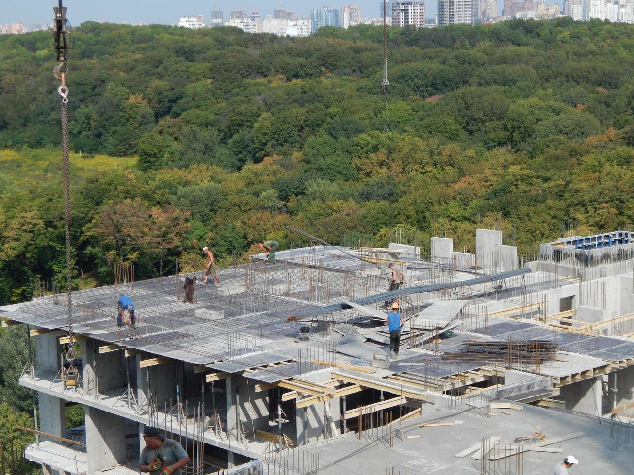 construção de um prédio residencial em um prédio foto