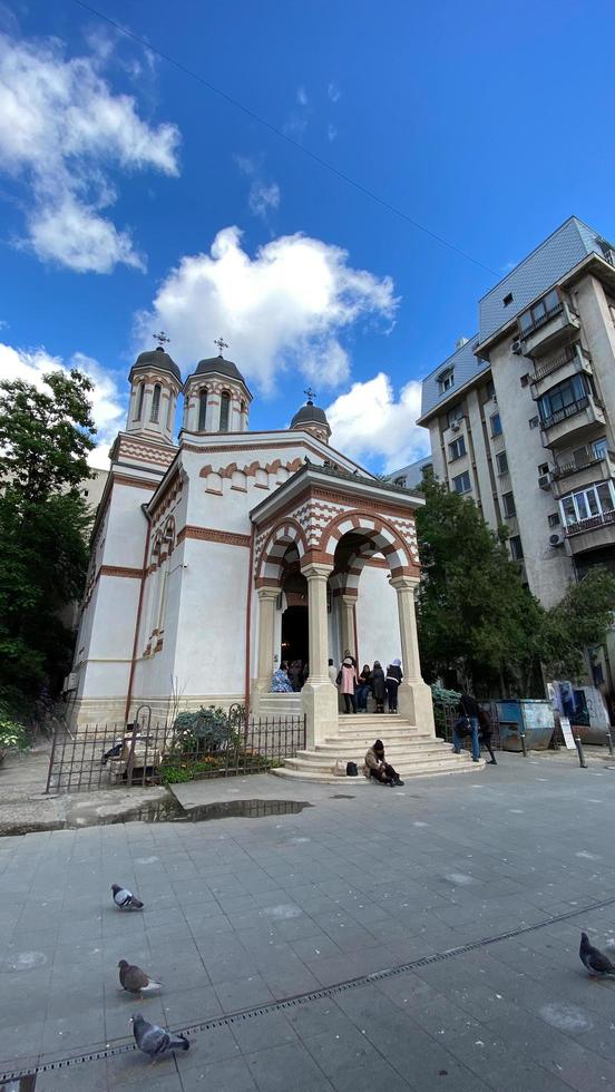 bucareste, romênia 2021 - antiga igreja cristã ortodoxa romena clássica foto