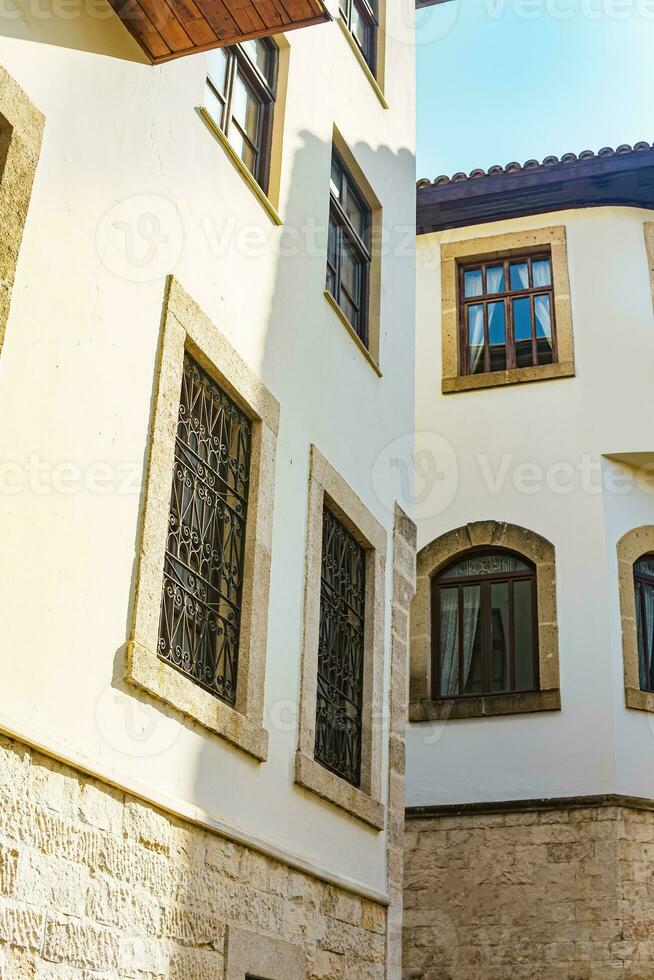 arquitetura dentro caleici, histórico Centro do Antalya foto
