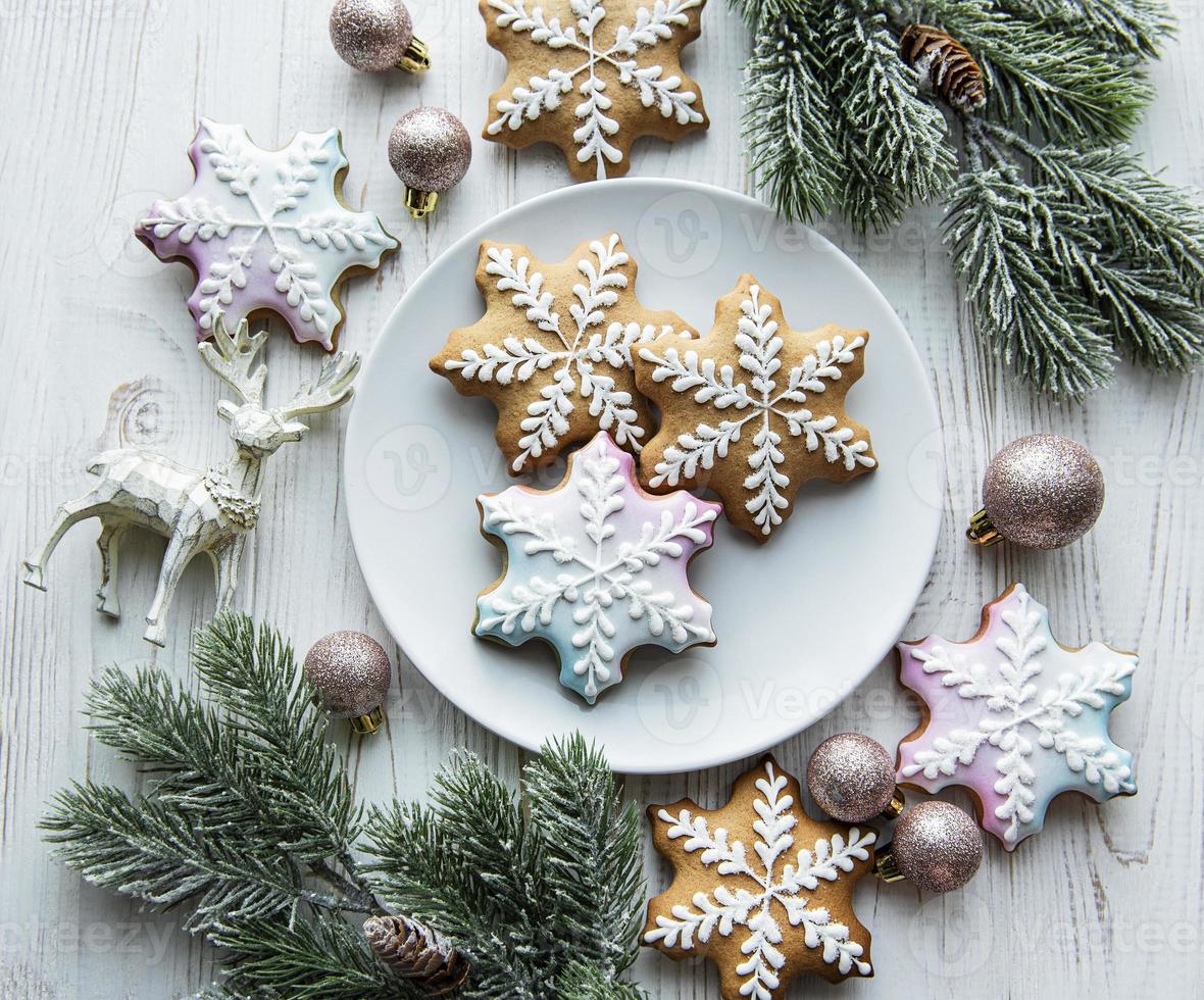 pão de mel de natal no prato foto