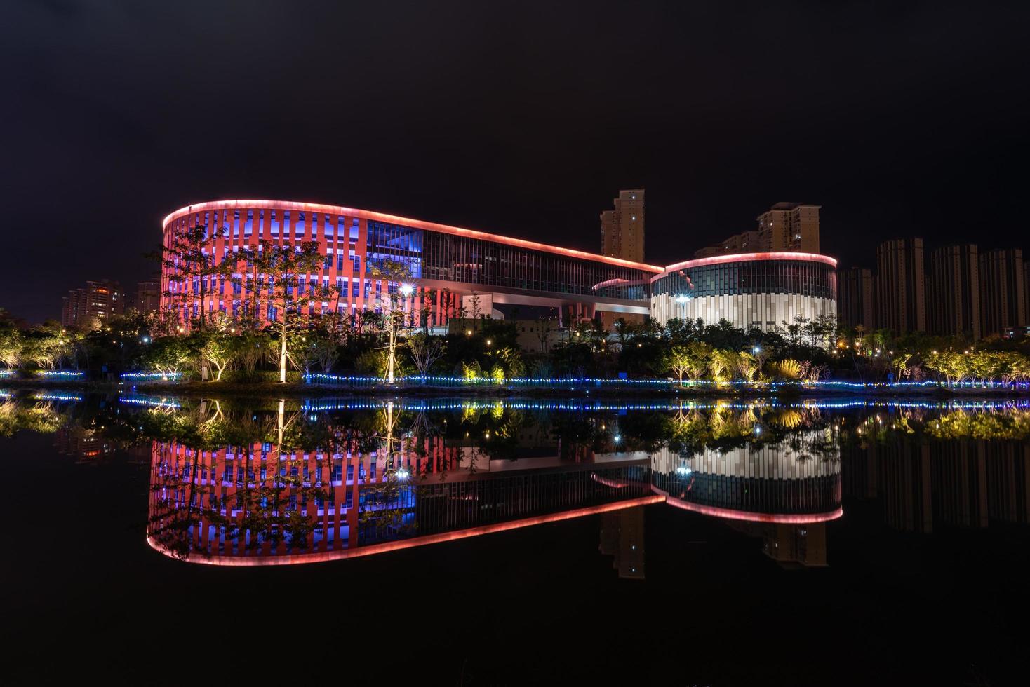 putian, china, 2021 - o museu putian da china à noite foto