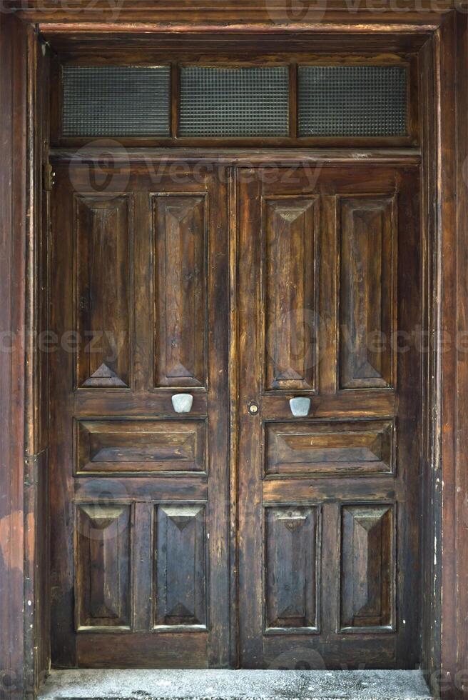 porta velha de madeira foto