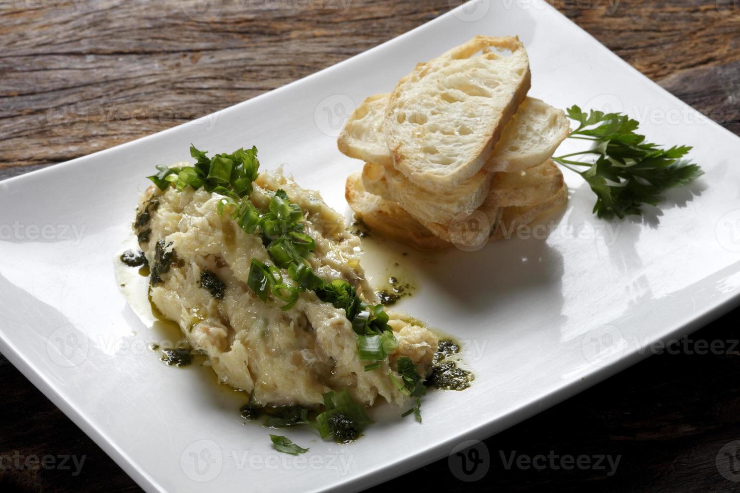 bacalhau desfiado com ciabatta foto