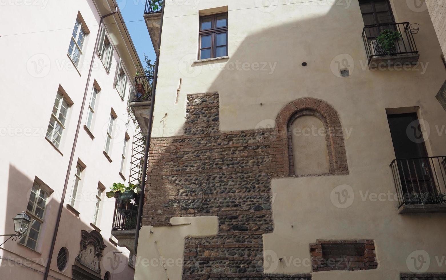 parede de edifício romano antigo em turin foto