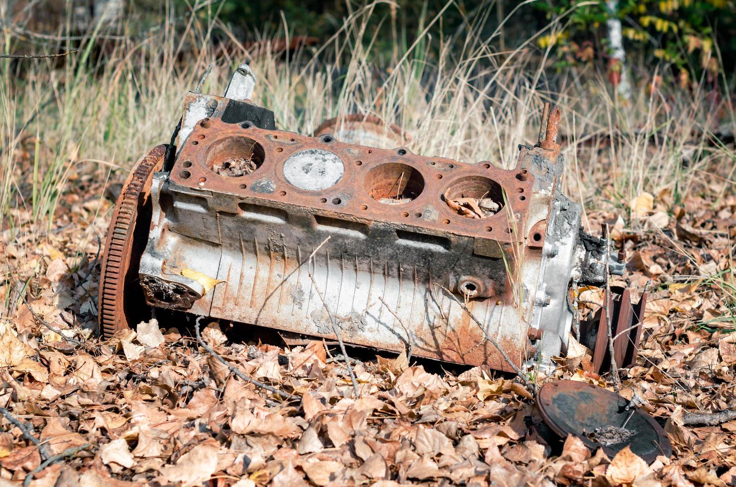 pripyat, ucrânia, 2021 - equipamento enferrujado em chernobyl foto