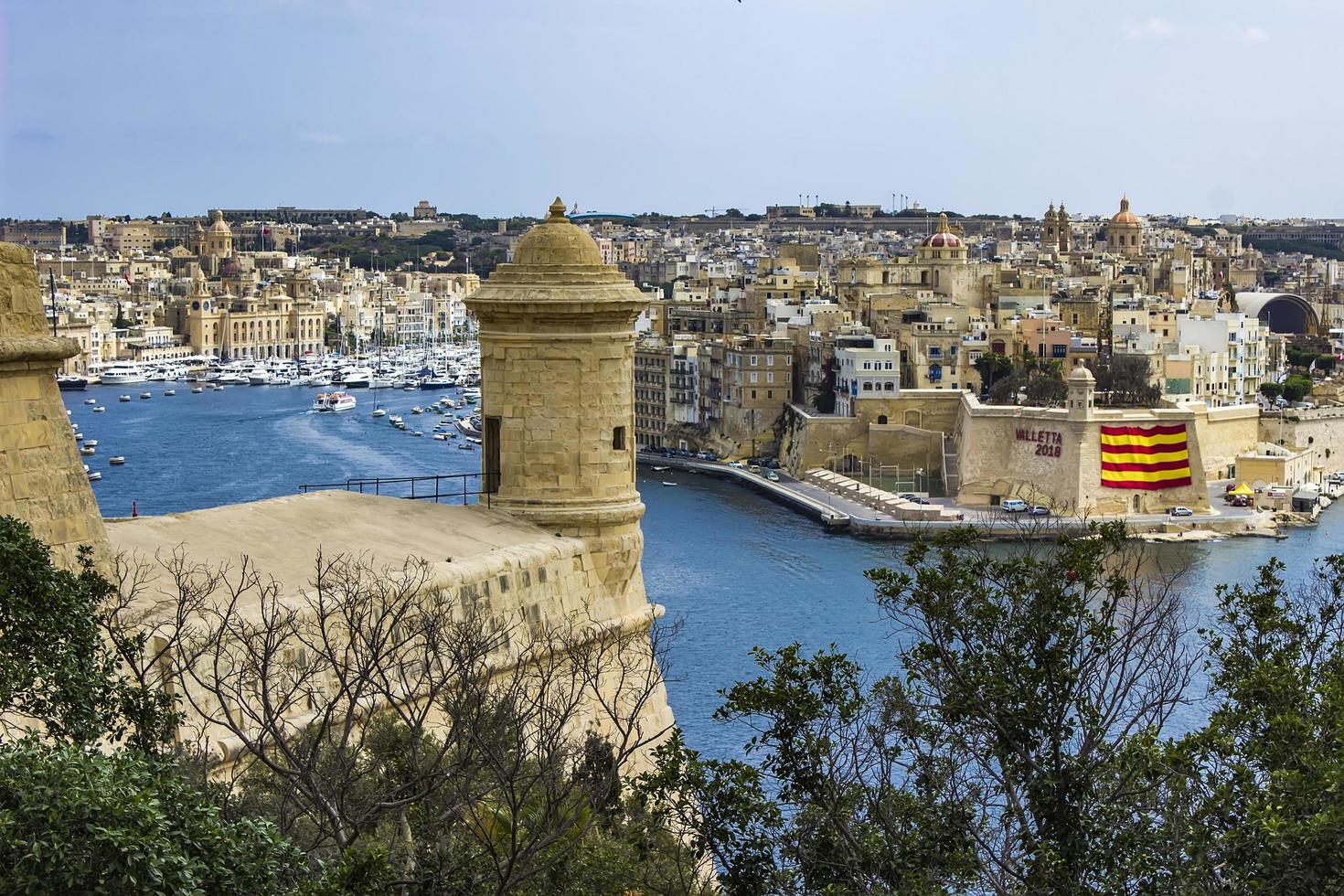 valletta, malta, 9 de setembro de 2017 - vista no porto de valletta em malta. o porto de valletta é o maior porto natural da europa foto