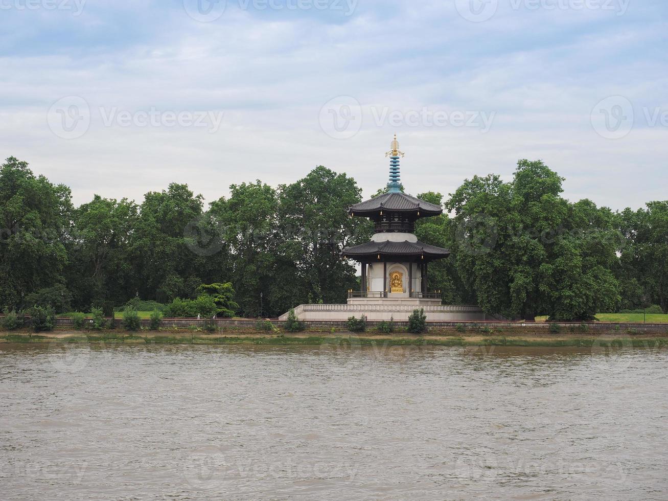 pagode da paz em Londres foto