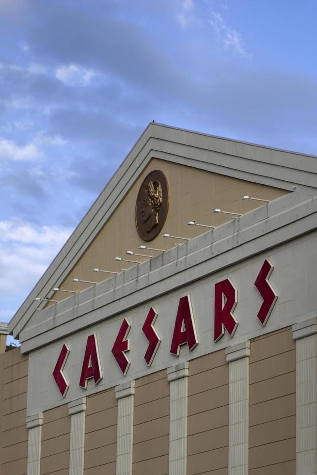 atlantic city, eua, 26 de agosto de 2017 - detalhe do caesars hotel and casino na atlantic city, eua. foi inaugurado em 1979 e hoje tem mais de 3400 caça-níqueis e 1158 quartos de hotel. foto