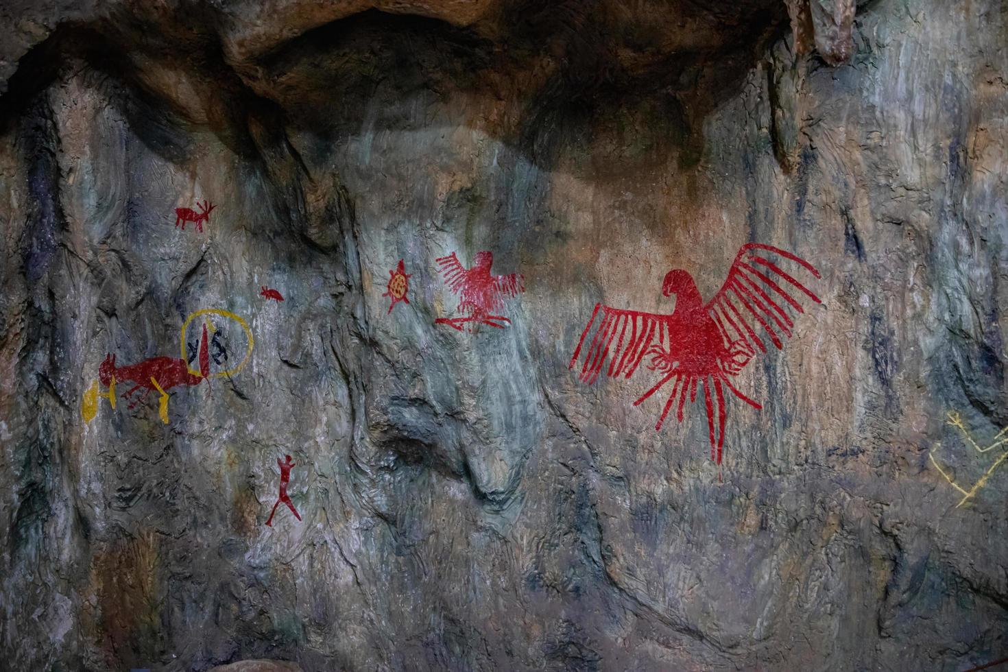 goiania, goias, brazil, 2019 - réplica de pinturas rupestres foto