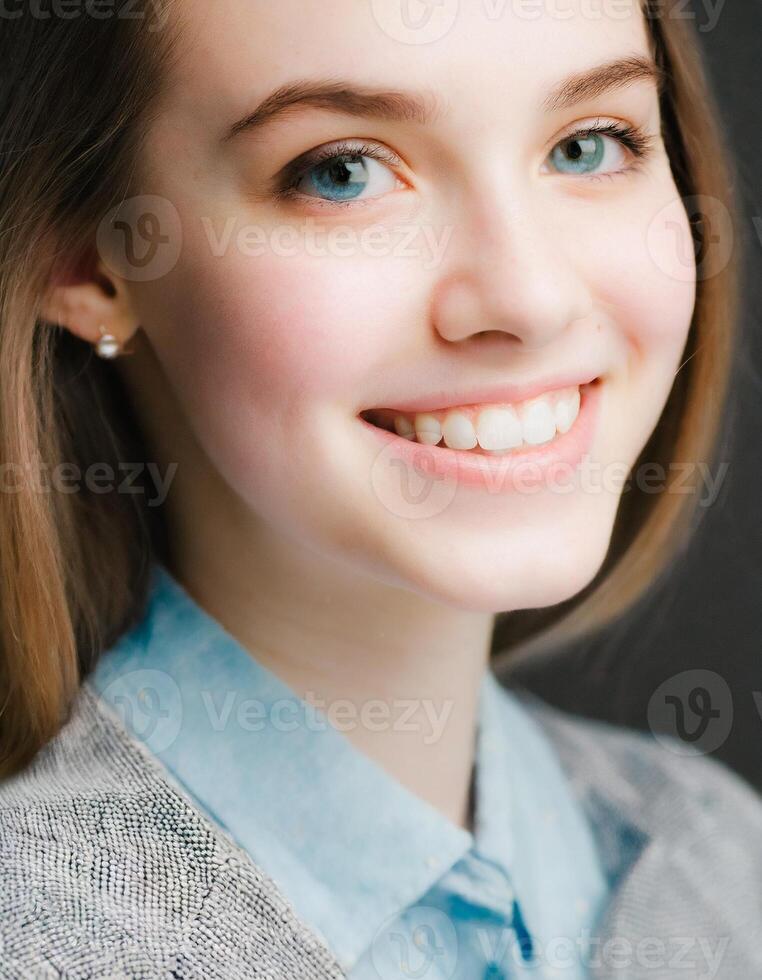 ai gerado retrato do jovem mulher, saúde dentes sorriso, saúde Cuidado conceito foto