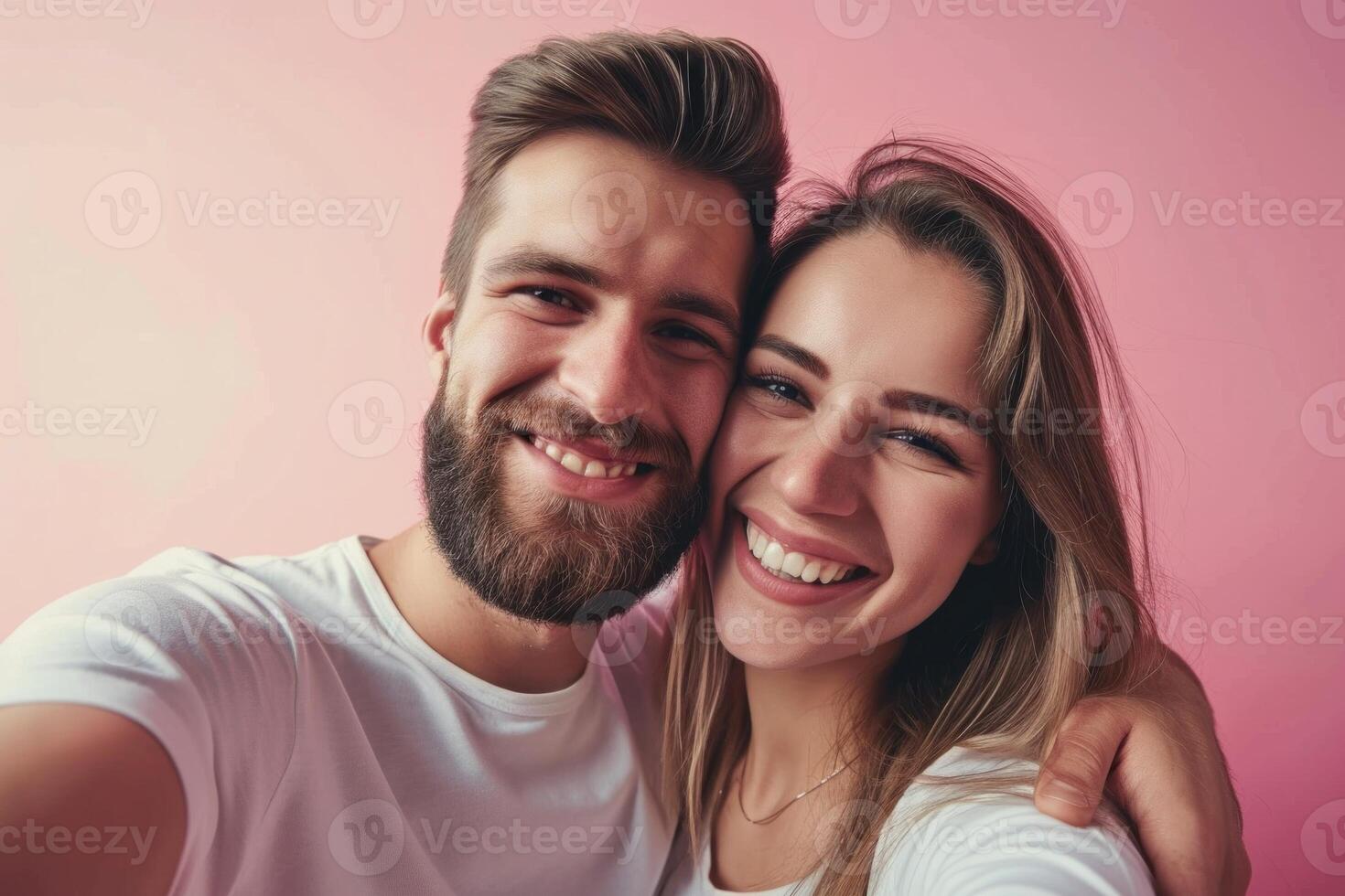 ai gerado jovem casal levando selfie, expressando amor e felicidade foto