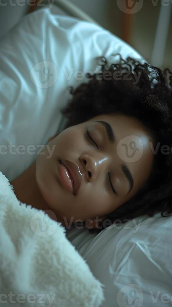 ai gerado retrato do uma jovem Preto fêmea dormindo doente dentro uma hospital cama com uma dolorido face, fundo imagem, ai gerado foto