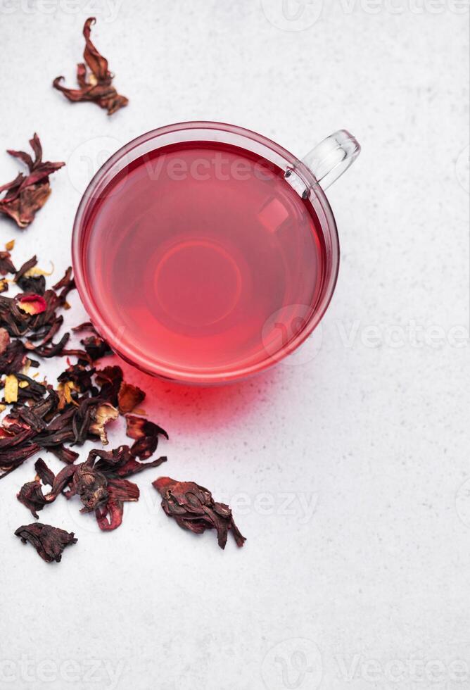 vidro copo do quente hibisco chá. foto