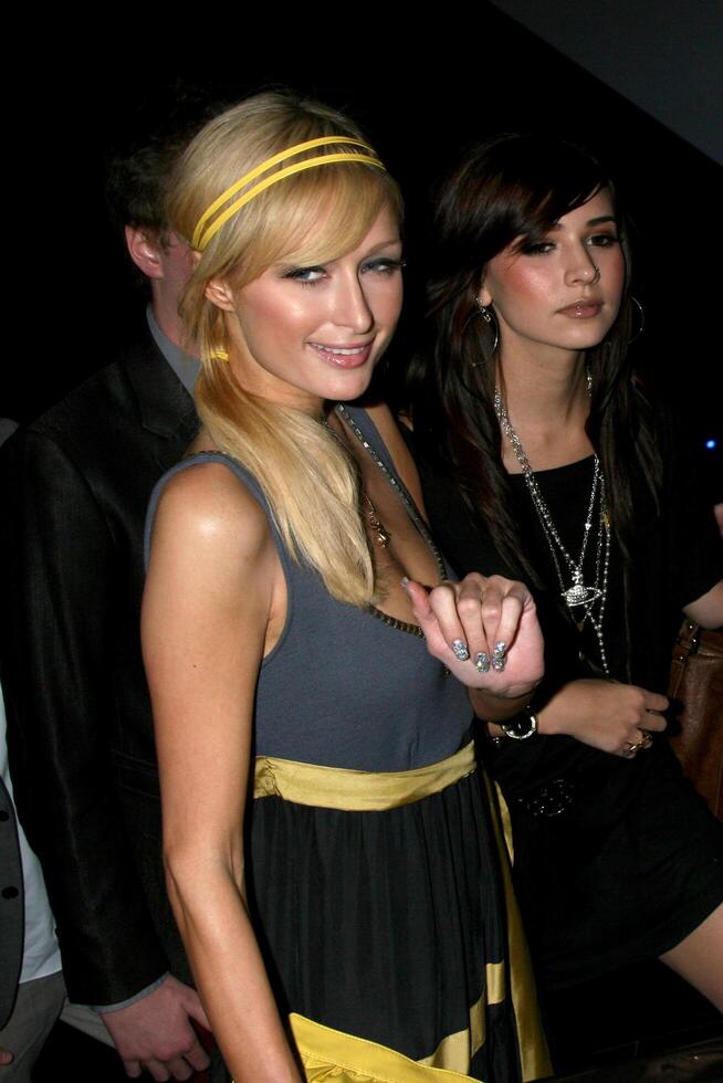 Paris Hilton A chegar às a a grande abertura do por sorte greve às la viver dentro los anjos, ca novembro 21, 2008 foto