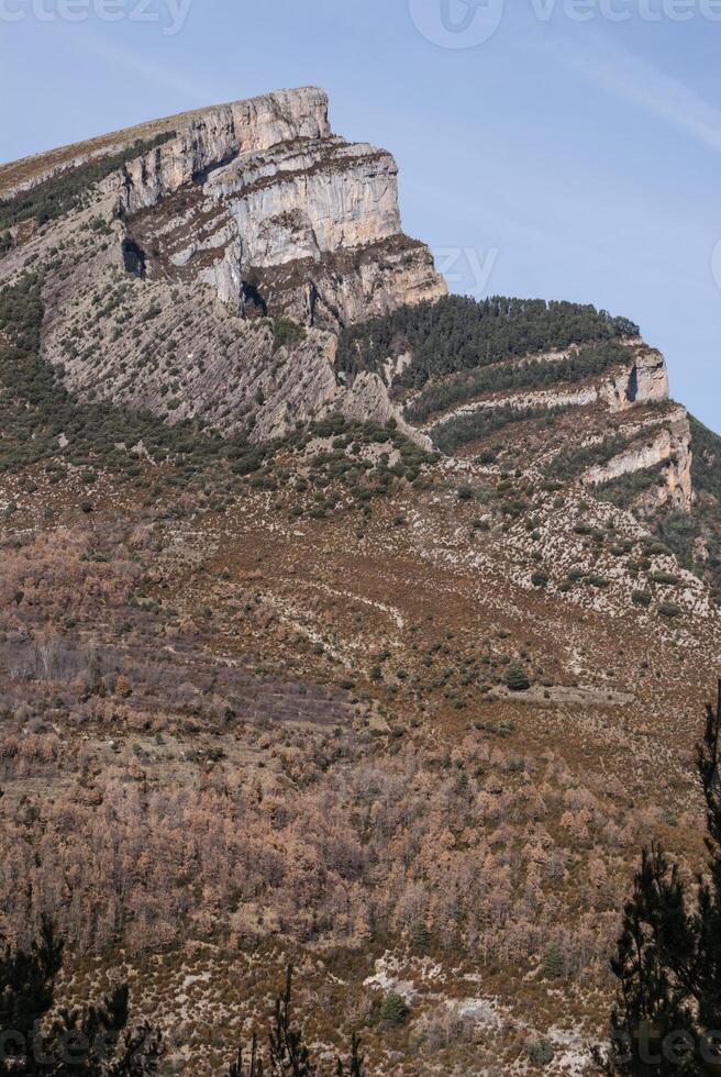 pináculos no vale do anisclo, parque nacional de ordesa, pirineus, huesca, aragão, espanha foto