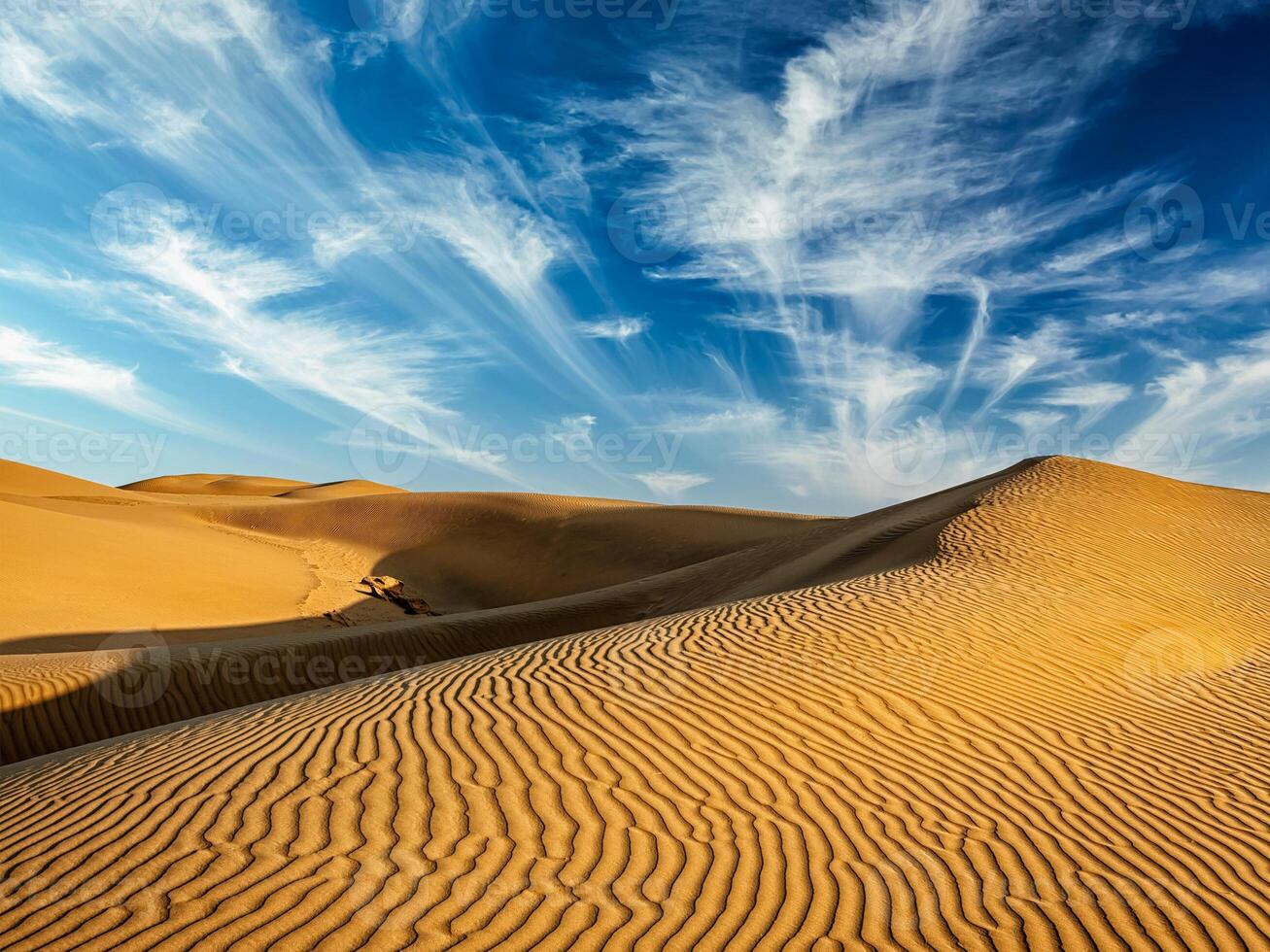 areia dunas dentro deserto foto