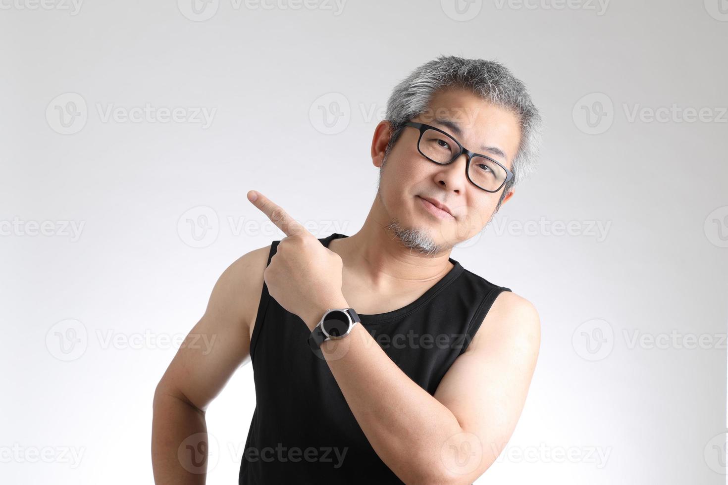 homem asiático ativo foto