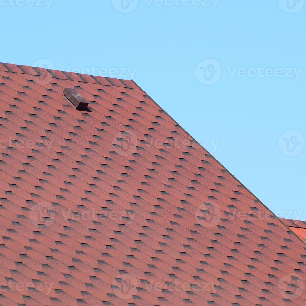 telha metálica decorativa em um telhado foto