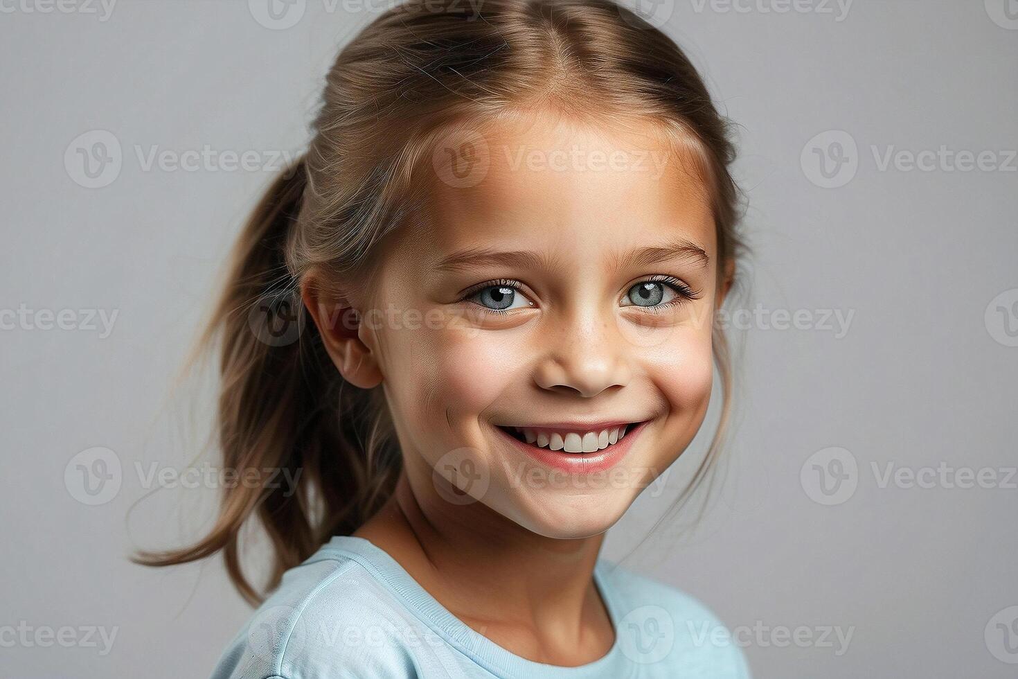 ai gerado estúdio retrato do uma sorridente jovem menina com azul olhos e Loiras cabelo. isolado em uma avião fundo. foto