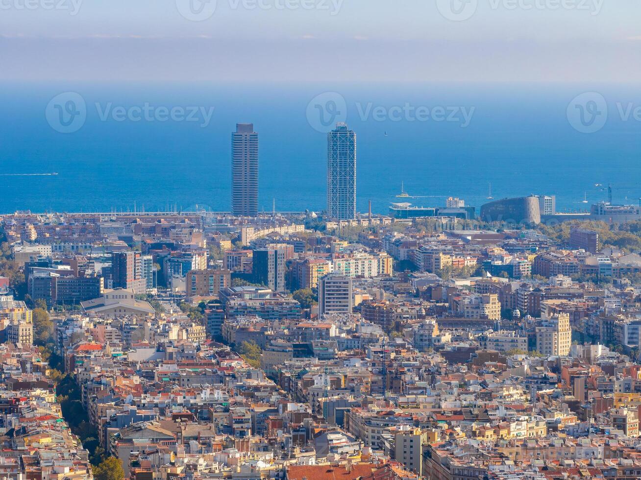 aéreo Visão do Barcelona cidade Horizonte. foto