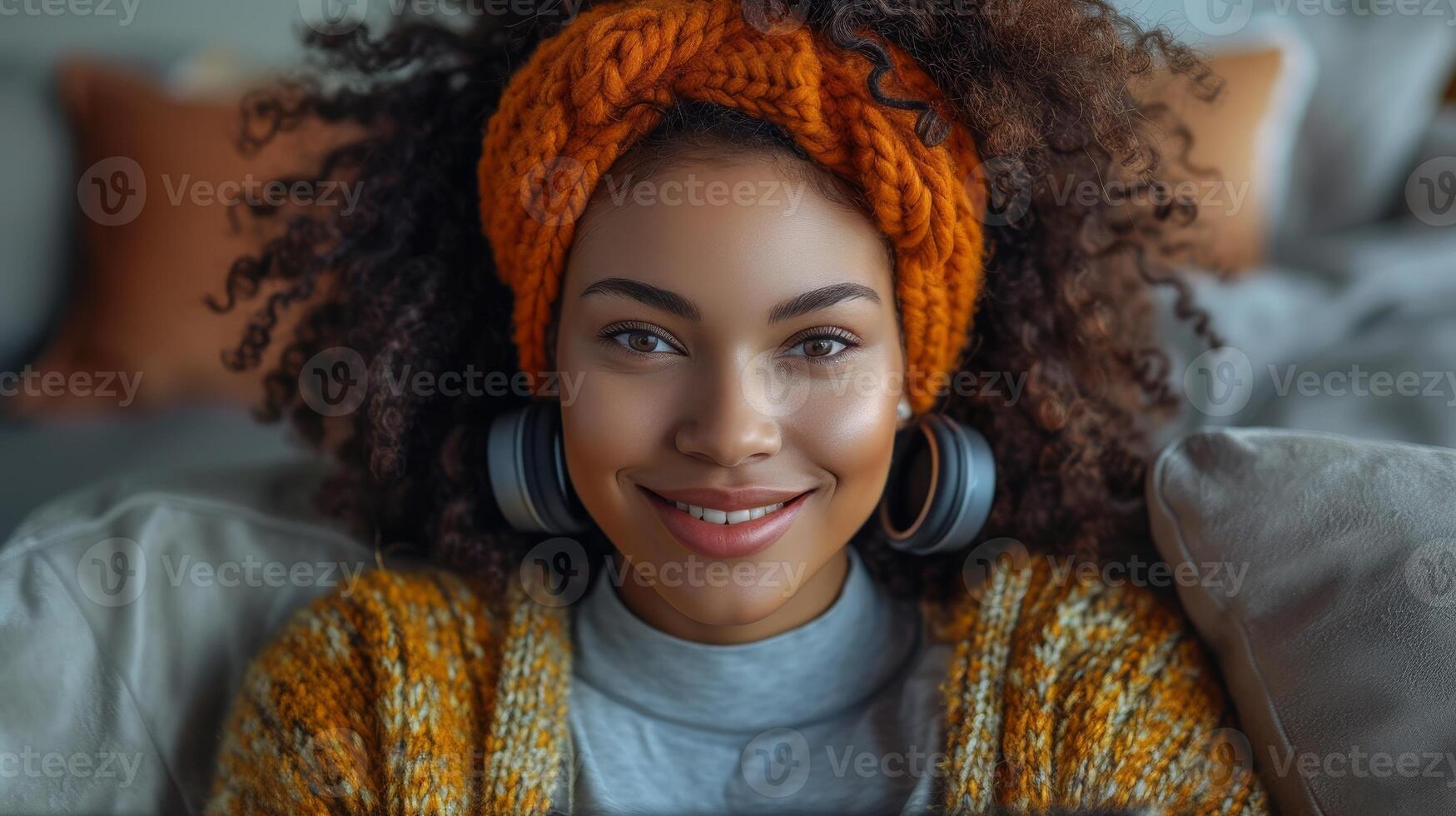 ai gerado milenar mulher, tábua e ouvindo para música isolado em cinzento fundo para universidade e aprendizado, transmissão vídeo e áudio. gen z aluna em digital tecnologia, audio e foto