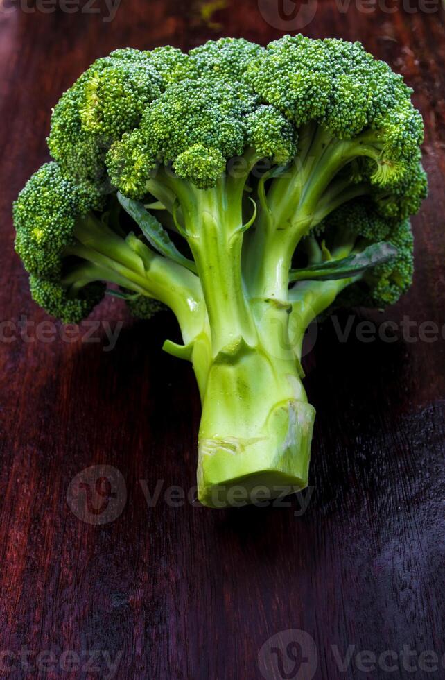textura superficial de vegetais frescos de brócolis foto