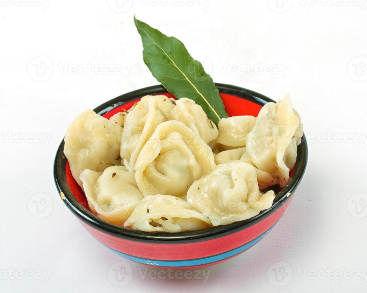 carne dumplings - russo pelmeni - com louro foto