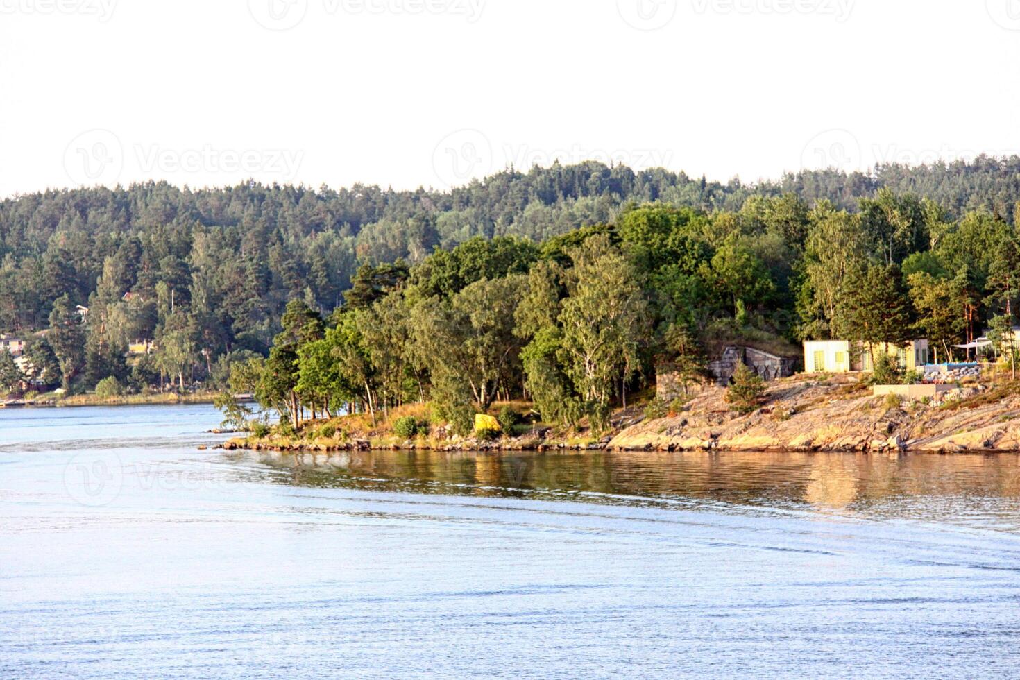 ilha solitária no arquipélago da suécia foto