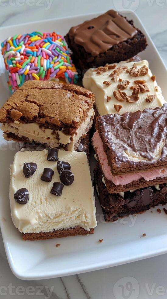 ai gerado gelo creme sanduíche paraíso, sortimento do caseiro gelo creme sanduíches com suave biscoitos ou brownies Sanduíche cremoso gelo creme, generativo ai foto