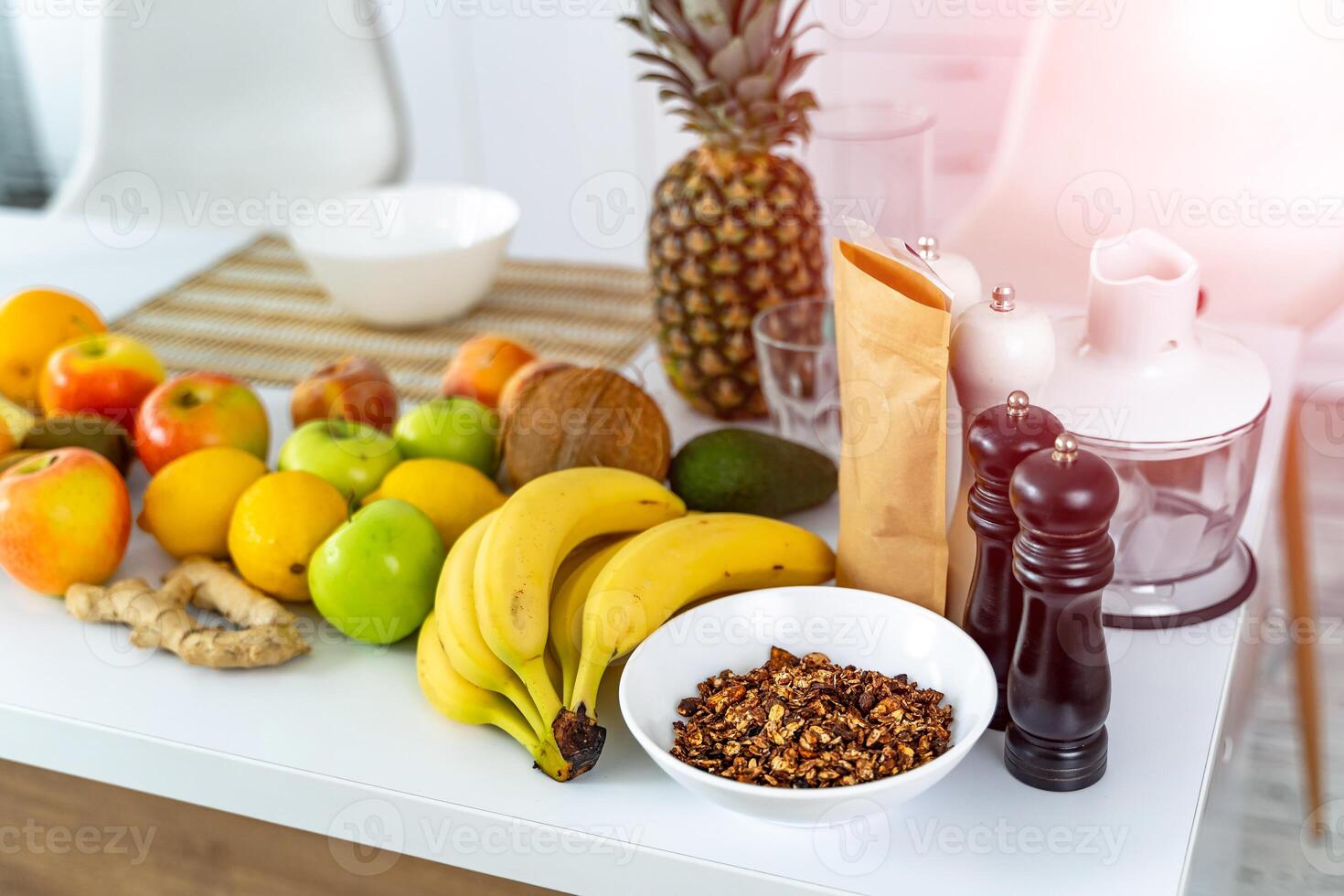 fresco orgânico legumes e frutas em a mesa. equilibrado dieta foto