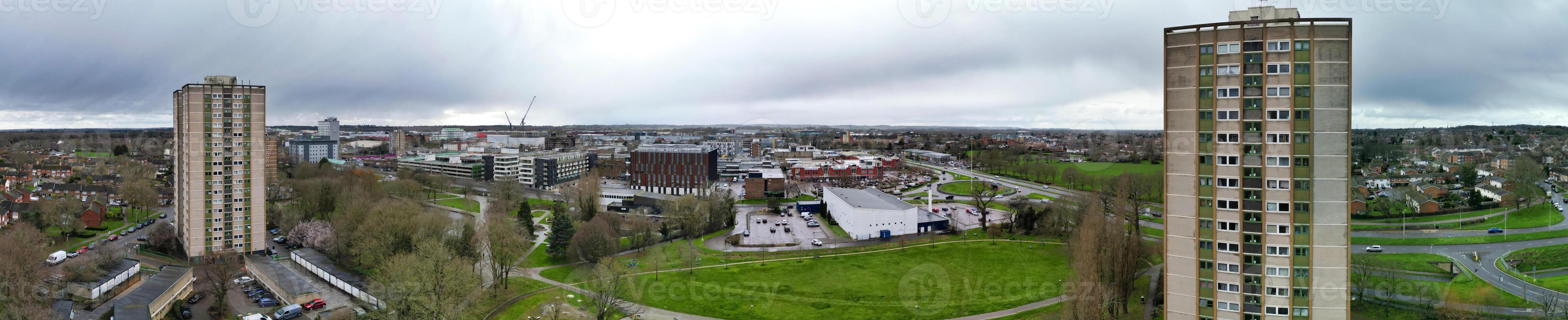 Alto ângulo panorâmico Visão do estivagem cidade do Inglaterra ótimo bretanha. fevereiro 23, 2023 foto