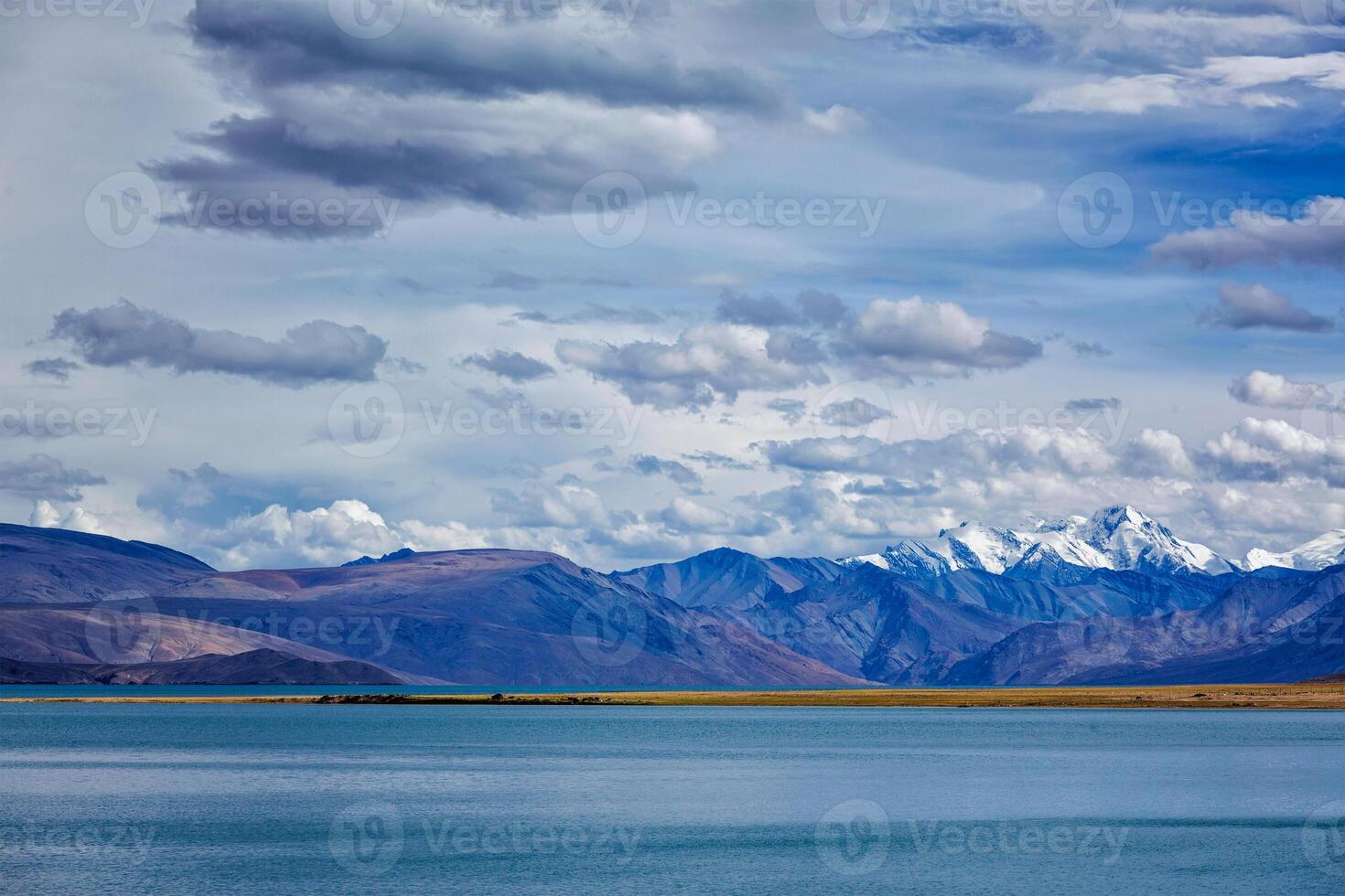 lago tso moriri dentro Himalaia. ladakh, Índia foto